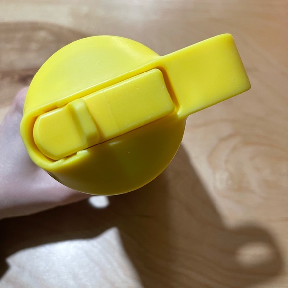 2- 12 oz hydro flask with silicone sleeve and straw cap in yellow or pink - Picture 6 of 10